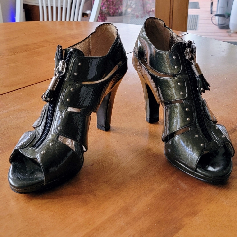 Women's Söfft Leather Heels - Size 8M